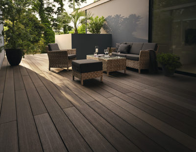 ラグジュラリーな空間を演出する人工木デッキ「デッキDS」を新発売/LIXIL